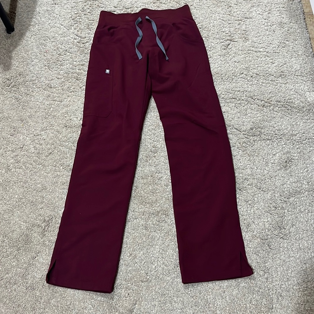 Figs maroon technical collection size XS/T EUC